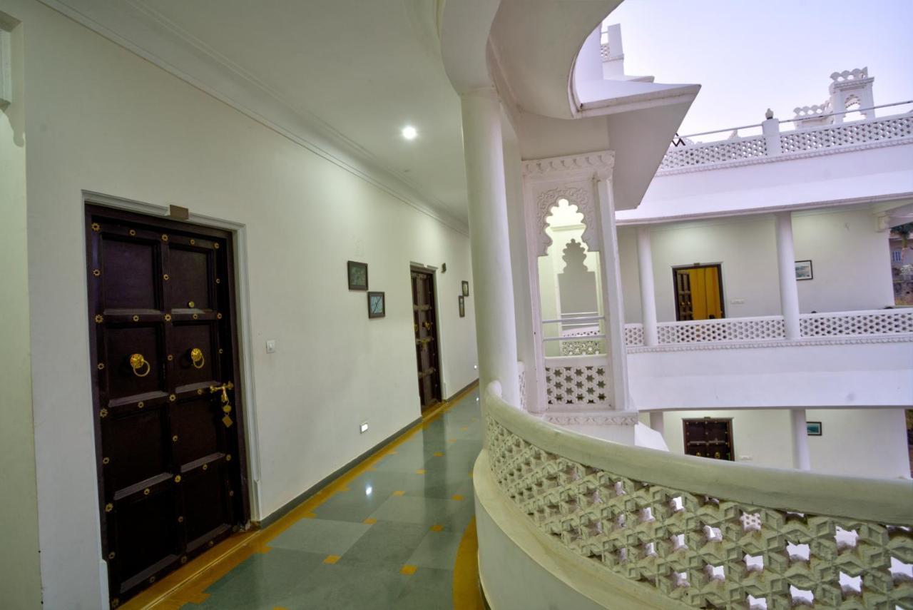 Sai Palace Hotel Удайпур Екстериор снимка