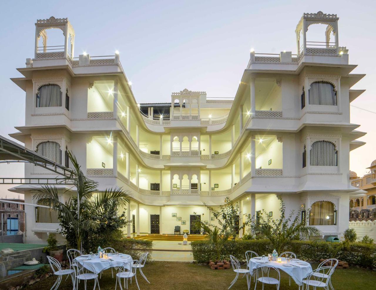 Sai Palace Hotel Удайпур Екстериор снимка